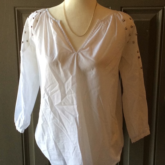 LOVE SAM Stylish White Top NWT - Picture 2 of 8